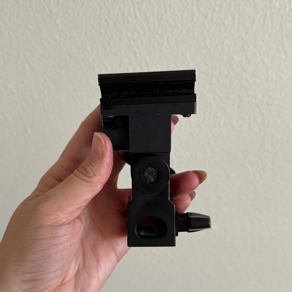 Universal Black VR Headset Mount